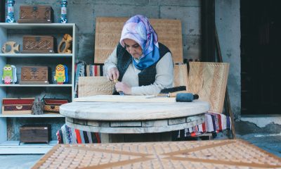 Ahşaba, Sanatıyla Hayat Veriyor