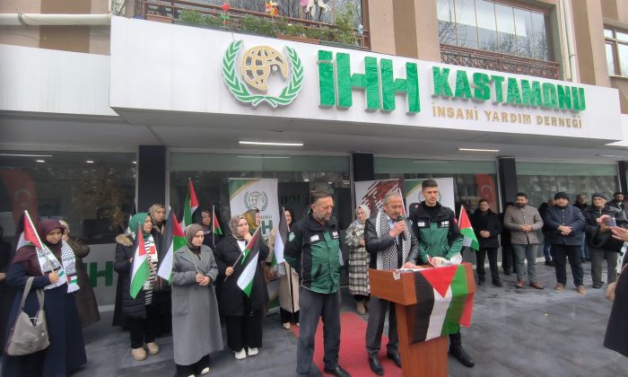 Gazze Yanıyor: Susma, Haykır! Katliama Sessiz Kalma!