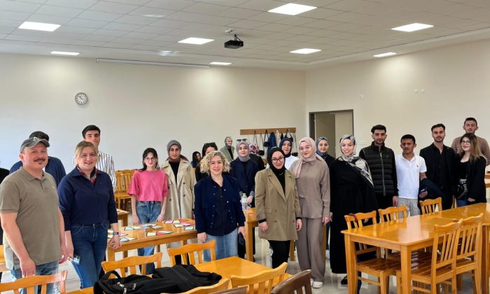 Eğitim Fakültesi’nde “Türkçe Eğitimi Materyal Tasarım Sergisi”