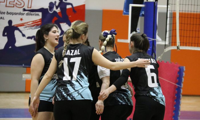 İletişim Fakültesi Pes Etmedi, Finale Kıl Payı Veda Etti