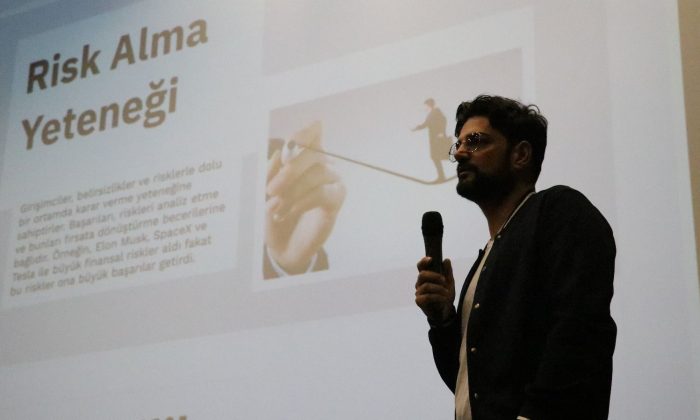 <strong>İLETİŞİM FAKÜLTESİ’NDE GİRİŞİMCİLİK KONFERANSI DÜZENLENDİ</strong>