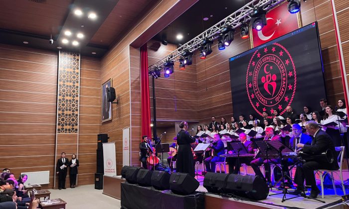Gençlik Korosu’ndan Türk Sanat Müziği ziyafeti