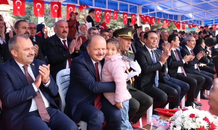 Koca çınarın yıl dönümü coşkuyla kutlandı 