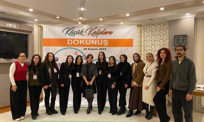 Geleceğin İletişimcilerinden Sevgi Köprüsü: Küçük Kalplerde Büyük İzler!