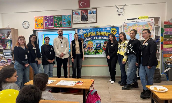 <strong>Gazetecilik Öğrencilerinden İlkokul Öğrencilerine Dijital Bağımlılık Eğitimi</strong>