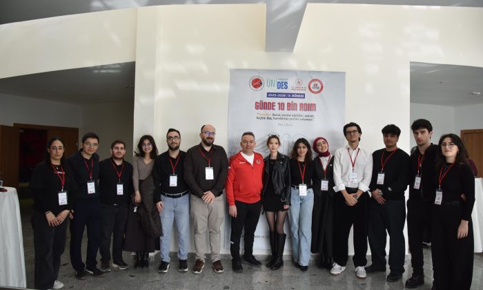 Kastamonu Üniversitesi’nde ÜNİDES Kapsamında “Günde 10 Bin Adım” Söyleşisi Gerçekleştirildi