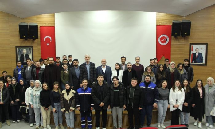 Kariyer Yolculuğunda “CV Hazırlama ve Mülakat Teknikleri Paneli”