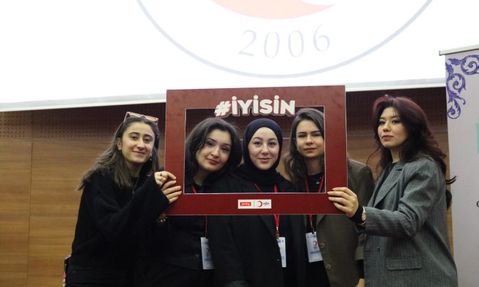 Kastamonu’da “Gençlik Köprüleri” Konferansı Düzenlendi