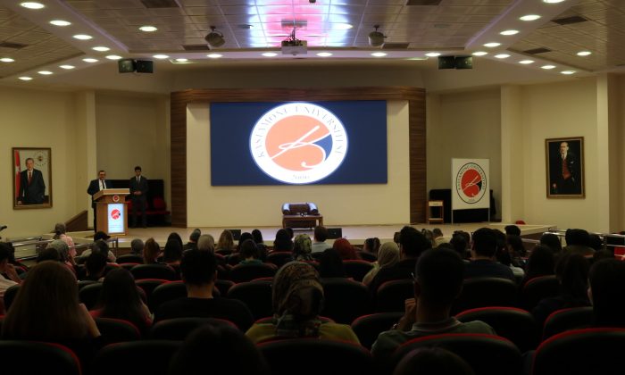 İl Milli Eğitim Müdürü Hasan Gümüş,  Eğitim Fakültesi Öğrencileriyle Kariyer Günleri’nde Buluştu