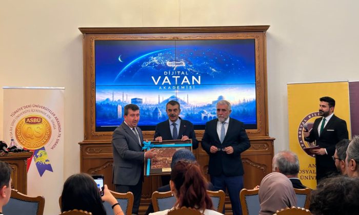 Devlet Ricali ve Gençler, Dijital Vatan Müdafaası İçin Buluştu