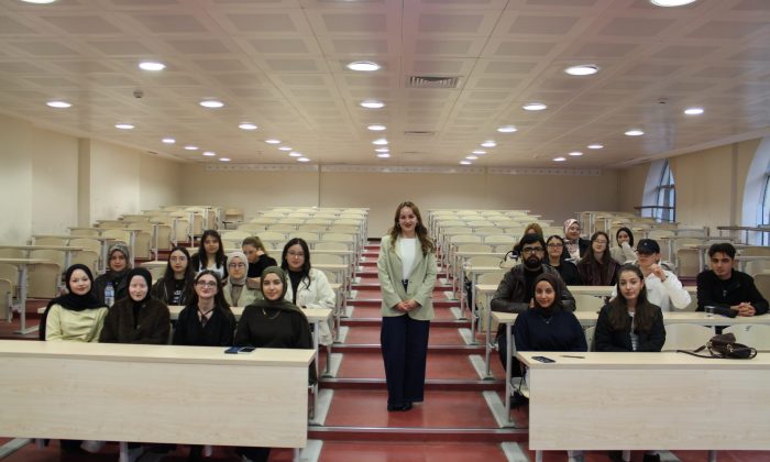 <strong>Reklam Atölyesi Topluluğu Yeni Döneme “Tanışma Toplantısı” İle Merhaba Dedi</strong>