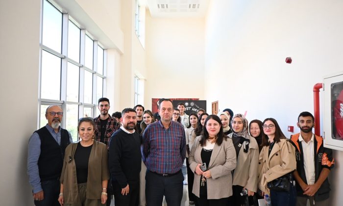 <strong>Kastamonu Üniversitesi İletişim Fakültesinde Karma Afiş Sergisi Açıldı</strong>